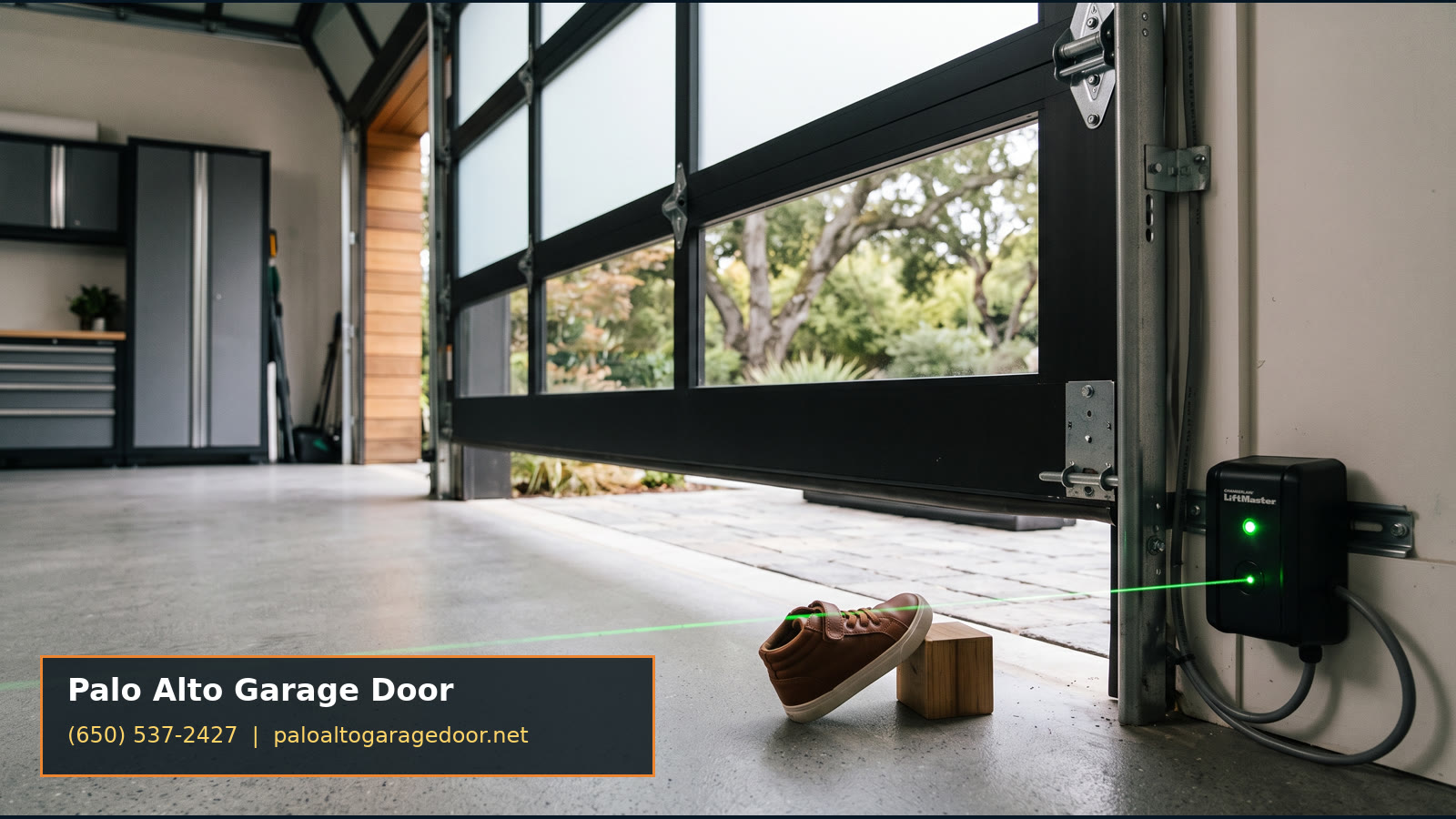 Modern garage door on a Palo Alto home